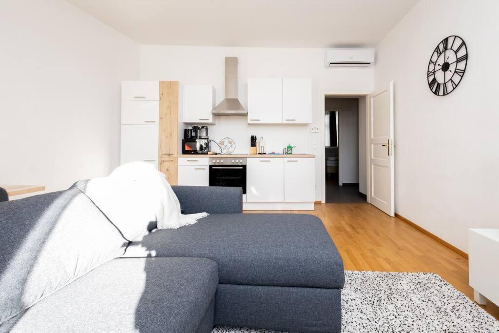 Orestaliving- 3br On The Daube Canal/friedensbruecke Apartment Vienna